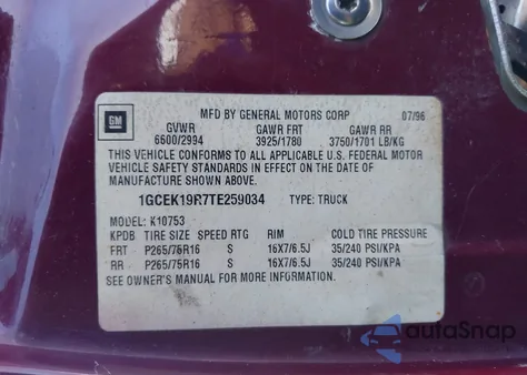 1996 Chevrolet Gmt-400 K1500 z USA, uszkodzony, nr VIN 1GCEK19R7TE259034